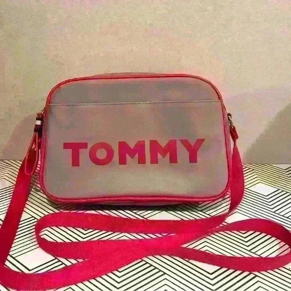 Tommy Bag🔥 - Picture 1 of 5